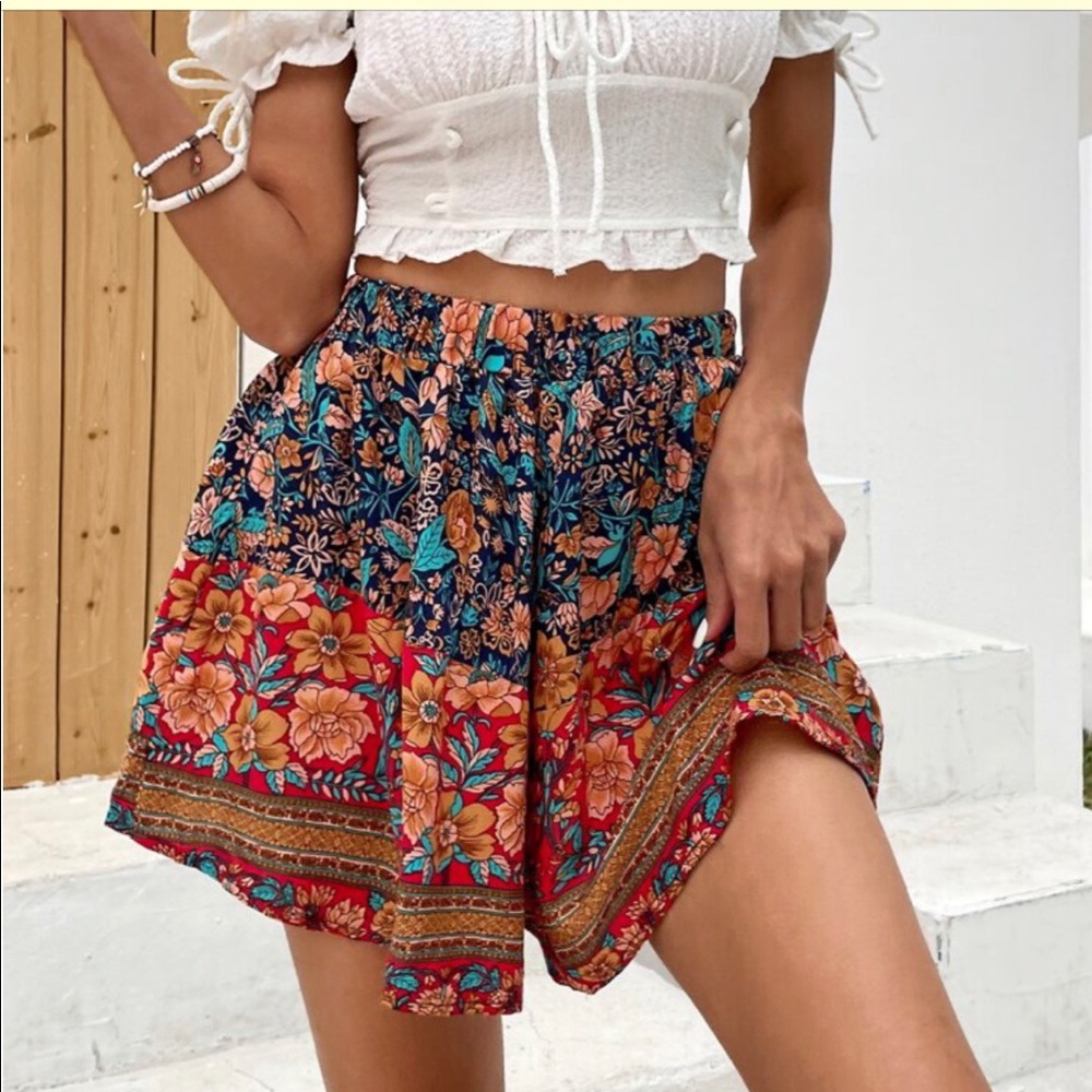 🦋NWT boho-print loose shorts🌸